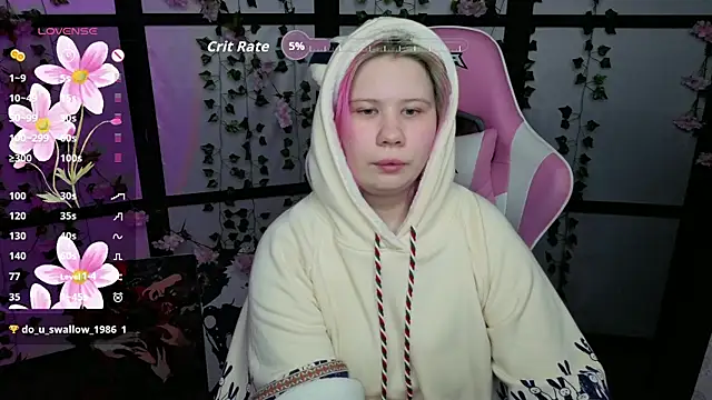 Snapshot of kitsune_little chatting on 7, 4, 2026 kitsune little online show from 7, 4, 2026