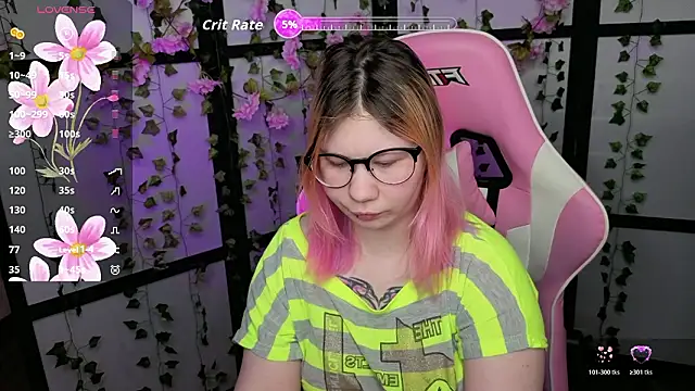 Snapshot of kitsune_little chatting on 8, 3, 2026 kitsune little online show from 8, 3, 2026