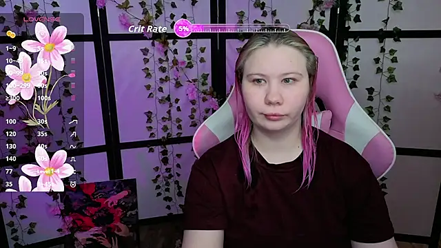 Snapshot of kitsune_little chatting on 12, 4, 2026 kitsune little online show from 12, 4, 2026