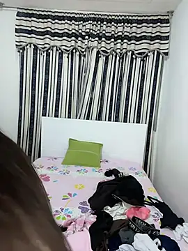 Sttrawberry online show from 5, 4, 2026