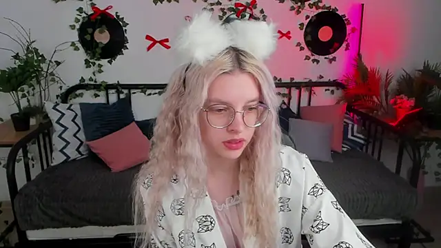 Snapshot of TiffanyPeachi chatting on 26, 2, 2026 TiffanyPeachi online show from 26, 2, 2026