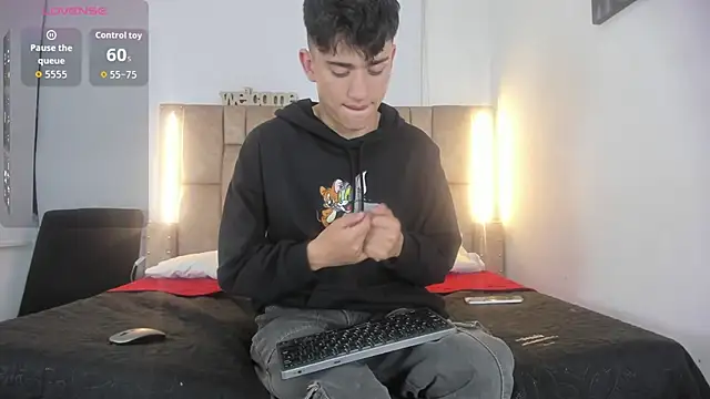 Noir Sebas online show from 16, 4, 2026