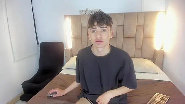 Noir Sebas online show from 19, 3, 2026