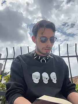 Thom sam  online show from 14, 2, 2026