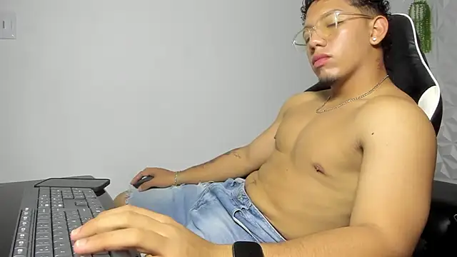 Snapshot of MaxSeduce23 chatting on 14, 2, 2026 MaxSeduce23 online show from 14, 2, 2026