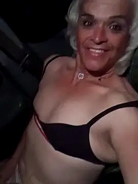 Snapshot of dustbunny64 chatting on 24, 3, 2026 dustbunny64 online show from 24, 3, 2026