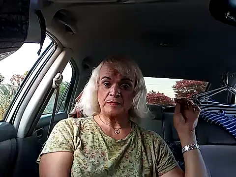 dustbunny64 online show from 10, 6, 2026