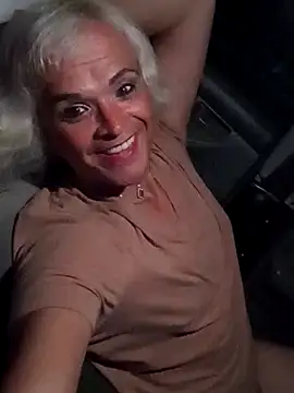 Snapshot of dustbunny64 chatting on 27, 3, 2026 dustbunny64 online show from 27, 3, 2026