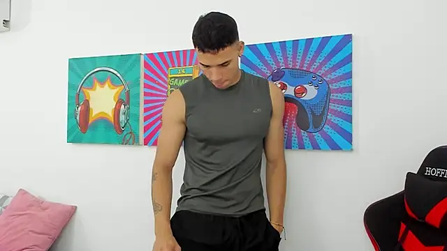 Thomas walker14 online show from 2, 4, 2026