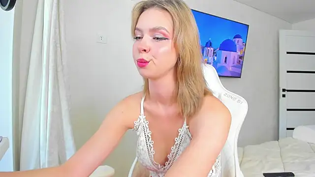 GlitchyDolly online show from 11, 6, 2026