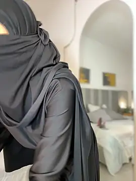 aminaa  online show from 14, 2, 2026