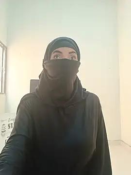 aminaa  online show from 13, 7, 2026