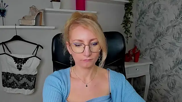 CinderellaMoon online show from 27, 3, 2026