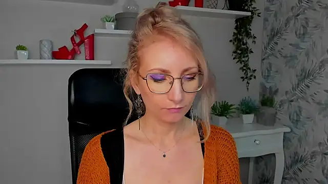 CinderellaMoon online show from 13, 3, 2026