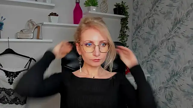 CinderellaMoon online show from 23, 3, 2026