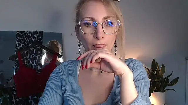 CinderellaMoon online show from 2, 4, 2026