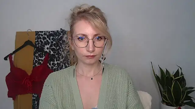 CinderellaMoon online show from 16, 4, 2026