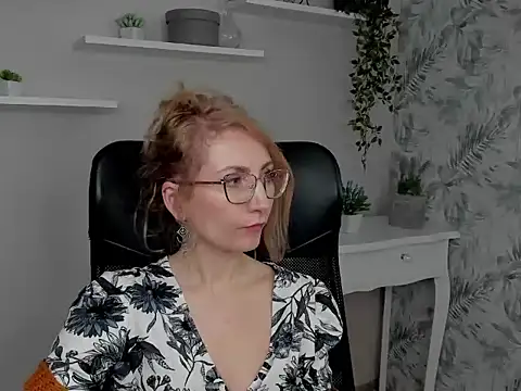 CinderellaMoon online show from 18, 2, 2026