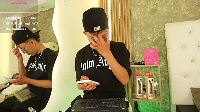 Dark Nico online show from 8, 4, 2026