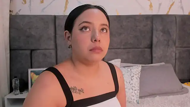 Snapshot of melanie_velle chatting on 21, 2, 2026 melanie velle online show from 21, 2, 2026