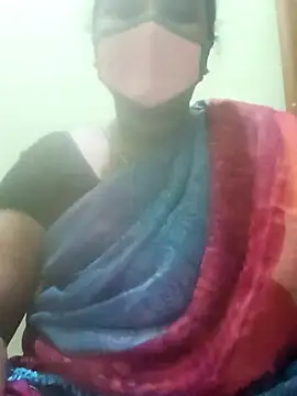 Snapshot of tamilkaviya431 chatting on 4, 7, 2026 tamilkaviya431 online show from 4, 7, 2026