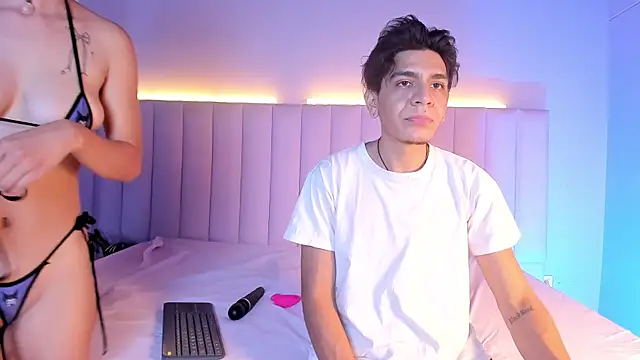 abrilandjulian online show from 7, 7, 2026