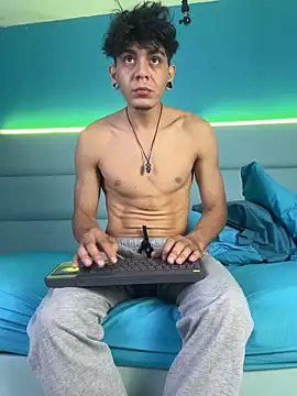 abrilandjulian online show from 24, 2, 2026