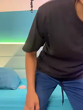 abrilandjulian online show from 23, 3, 2026