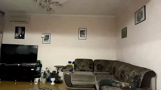 Snapshot of PinkTraible chatting on 28, 2, 2026 PinkTraible online show from 28, 2, 2026