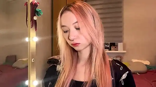 Snapshot of PinkTraible chatting on 14, 2, 2026 PinkTraible online show from 14, 2, 2026