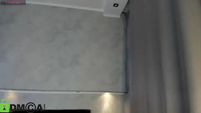 Emily Lews online show from 14, 4, 2026