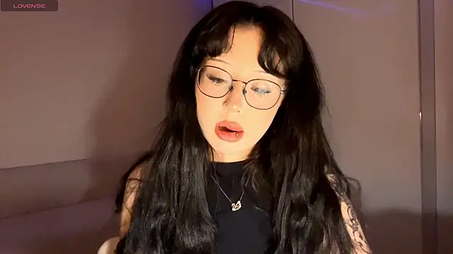 KateGlowee online show from 24, 2, 2026