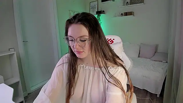 Snapshot of Laura_CollinsS chatting on 14, 3, 2026 Laura CollinsS online show from 14, 3, 2026