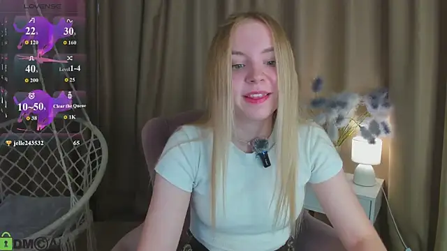 Snapshot of Linda__Bloom chatting on 28, 6, 2026 Linda Bloom online show from 28, 6, 2026