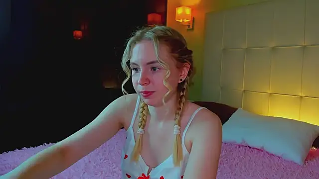 Linda  Bloom online show from 10, 4, 2026