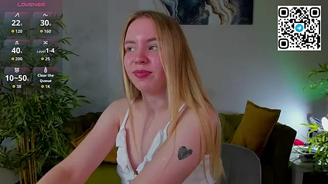 Snapshot of Linda__Bloom chatting on 14, 6, 2026 Linda Bloom online show from 14, 6, 2026