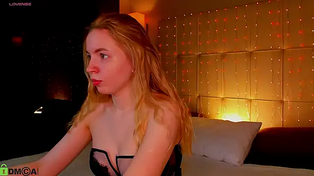 Linda  Bloom online show from 14, 4, 2026