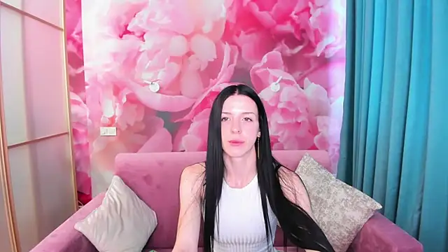 Snapshot of NoirDiva chatting on 8, 6, 2026 NoirDiva online show from 8, 6, 2026