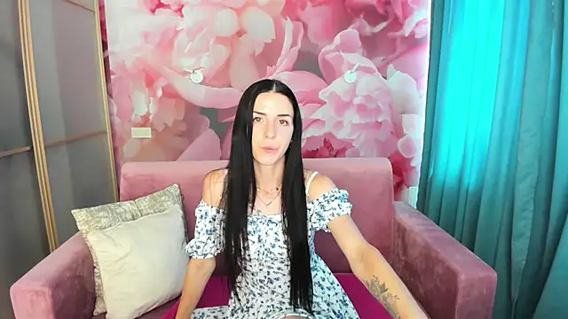 Snapshot of NoirDiva chatting on 7, 7, 2026 NoirDiva online show from 7, 7, 2026