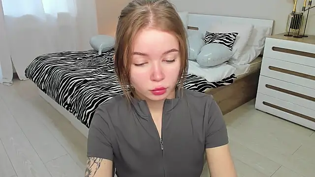 Snapshot of Violetta__Dreams chatting on 23, 2, 2026 Violetta Dreams online show from 23, 2, 2026