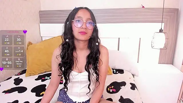 Snapshot of Emilyblussh chatting on 31, 3, 2026 Emilyblussh online show from 31, 3, 2026