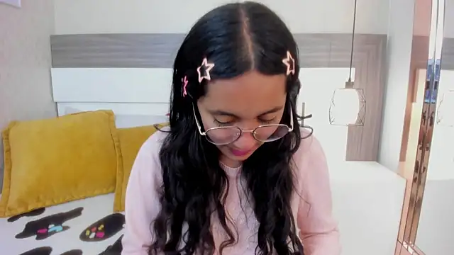 Snapshot of Emilyblussh chatting on 27, 2, 2026 Emilyblussh online show from 27, 2, 2026