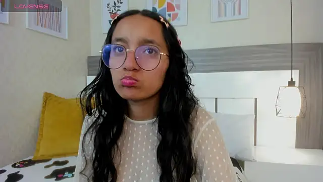 Snapshot of Emilyblussh chatting on 28, 2, 2026 Emilyblussh online show from 28, 2, 2026