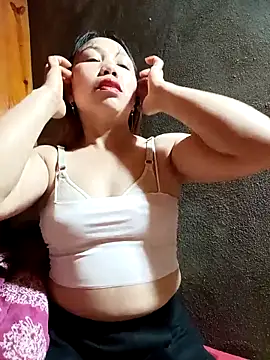 Snapshot of Pretty_girl_2 chatting on 24, 2, 2026 Pretty girl 2 online show from 24, 2, 2026