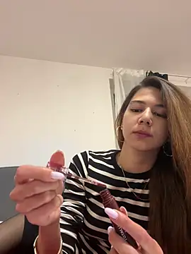 KiraVixenSweet online show from 14, 2, 2026