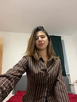 KiraVixenSweet online show from 27, 2, 2026