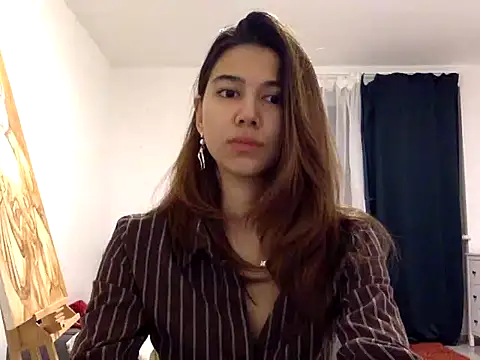 KiraVixenSweet online show from 16, 2, 2026