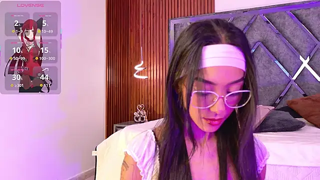 Snapshot of LunaVelour13 chatting on 14, 2, 2026 LunaVelour13 online show from 14, 2, 2026