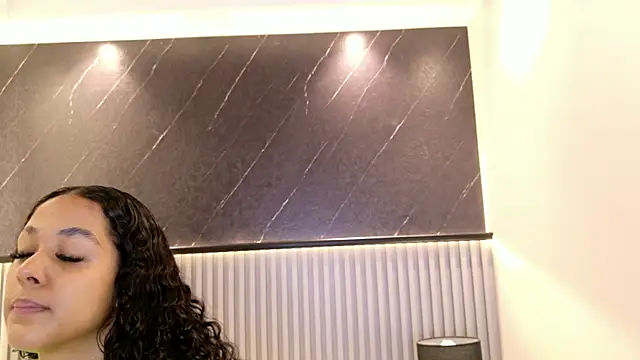 Kinsleybrown online show from 9, 4, 2026