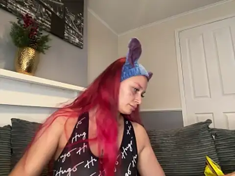 Snapshot of FoxyValentine chatting on 17, 6, 2026 FoxyValentine online show from 17, 6, 2026